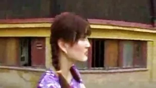 স্বর্ণকেশী নিকি ব্লু ...