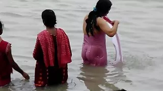 সুদৃশ্য লেসবিয়ান নি ...