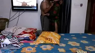 উত্তেজিত মেয়ে লোলা  ...