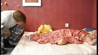 গোলাপী স্টকিংস মধ্যে ...