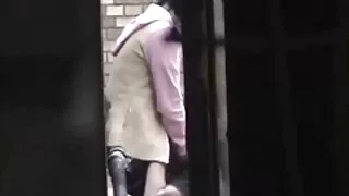 বেঁধে থাকা সানি লিওন ...
