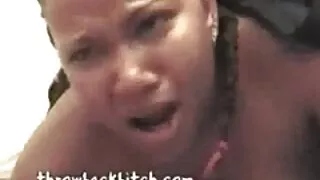 বেঁধে রাখা অড্রে হলি ...